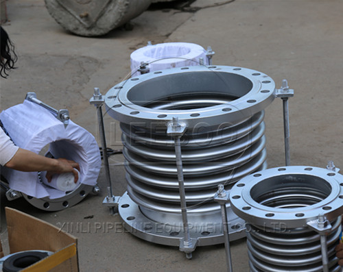 內(nèi)壓式波紋<a href=http://m.czjspx.com target=_blank class=infotextkey>補(bǔ)償器</a>的安裝