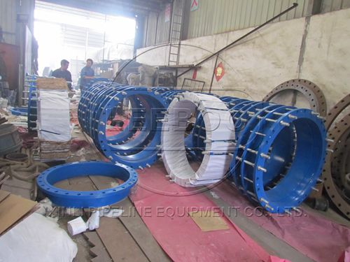 影響<a href=http://m.czjspx.com target=_blank class=infotextkey>伸縮器</a>價(jià)格的幾個(gè)因素