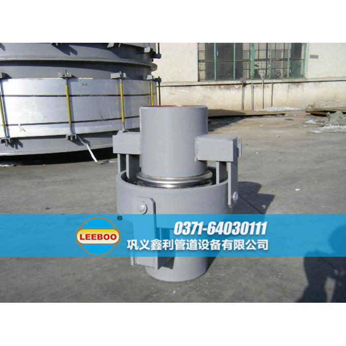 萬(wàn)向鉸鏈<a href=http://m.czjspx.com target=_blank class=infotextkey>補(bǔ)償器</a>實(shí)物圖